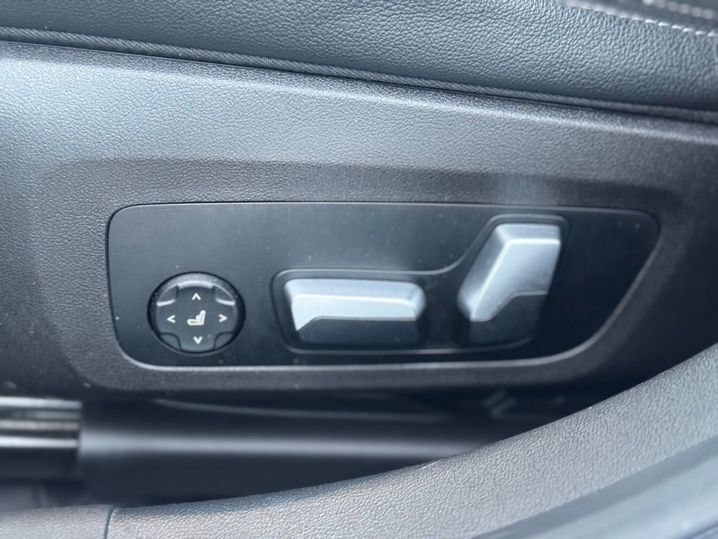 Used 2022 BMW 330i xDrive Sedan w/ Premium Package image 22