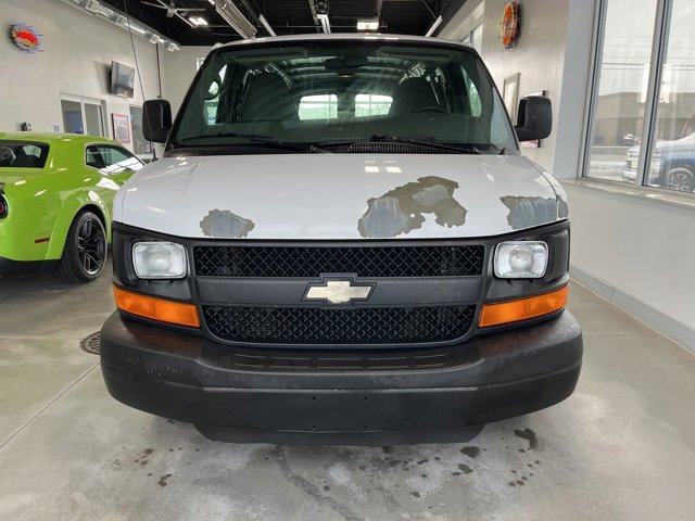 Used 2011 Chevrolet Express 1500 image 2