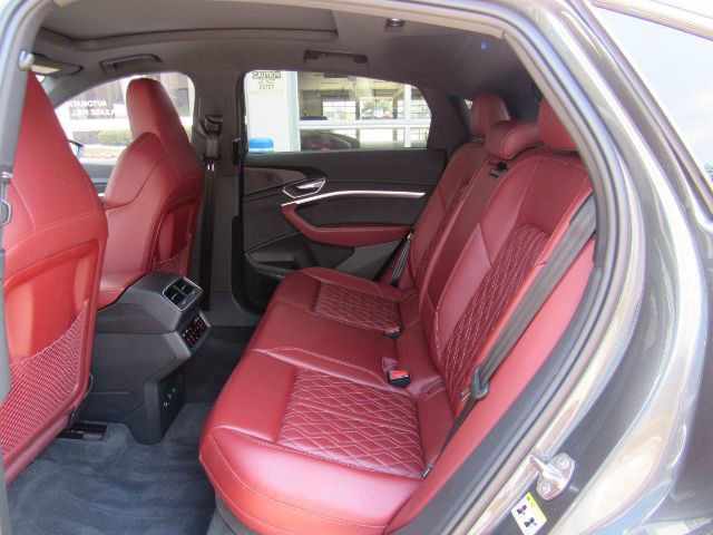 Used 2023 Audi e-tron S Premium Plus w/ Black Optic Package AWD/4WD image 19