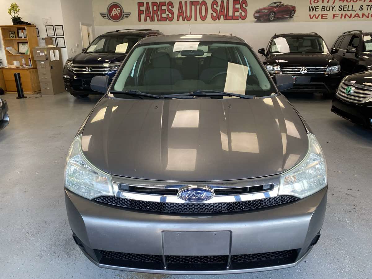 Used 2009 Ford Focus SE FWD image 2