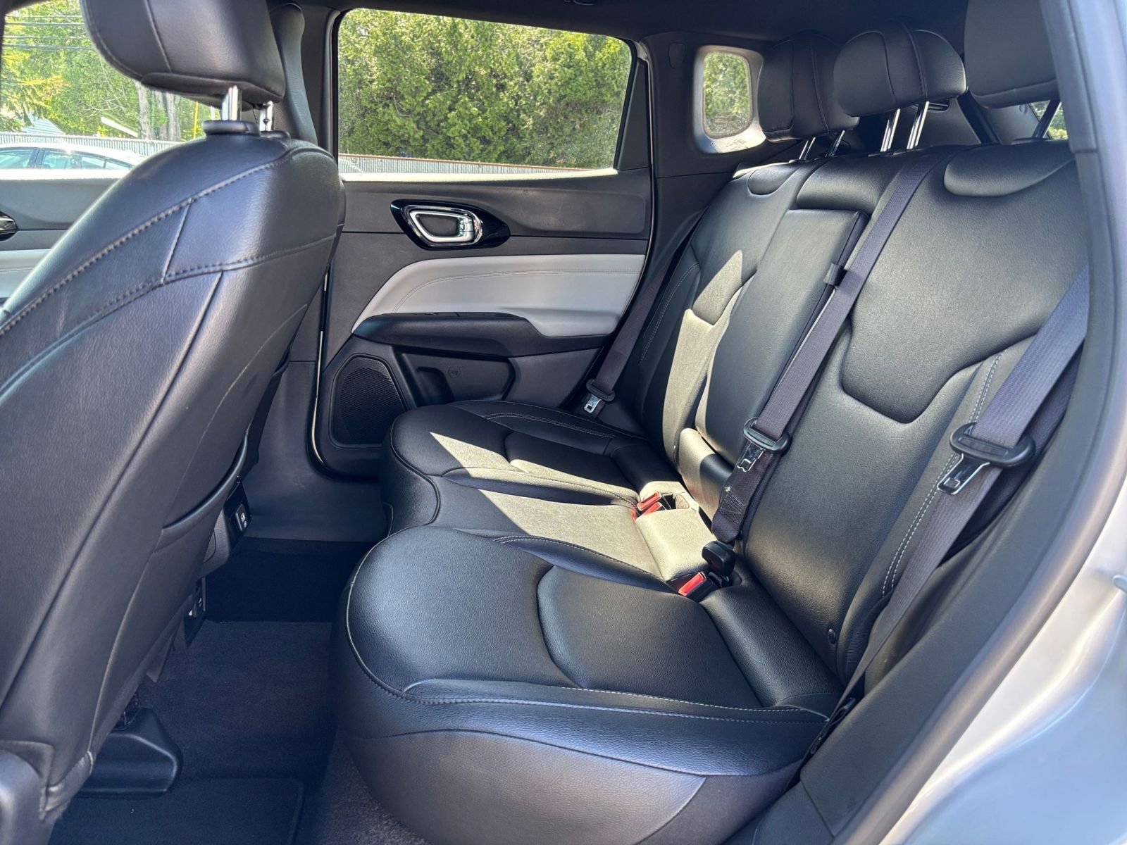 Used 2025 Jeep Compass Limited AWD/4WD image 27