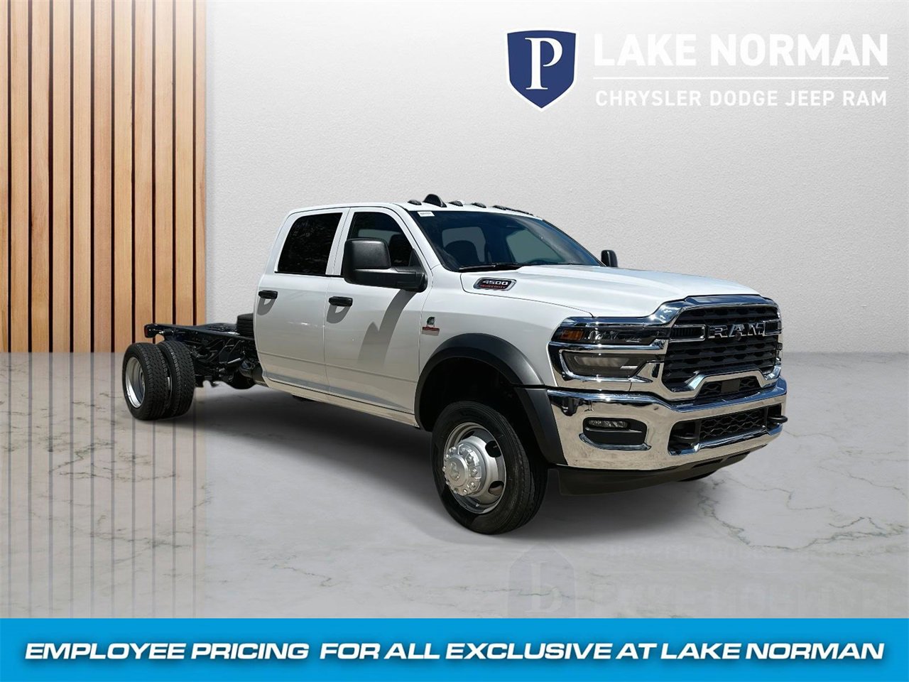 New 2025 RAM 4500 Tradesman w/ Chrome Appearance Group