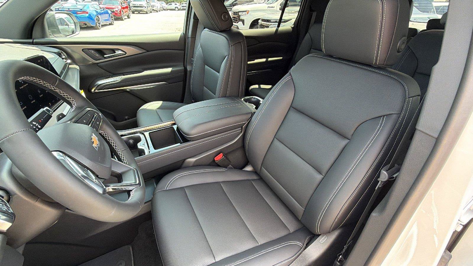 New 2026 Chevrolet Traverse LT w/ Driver Confidence Package FWD image 4