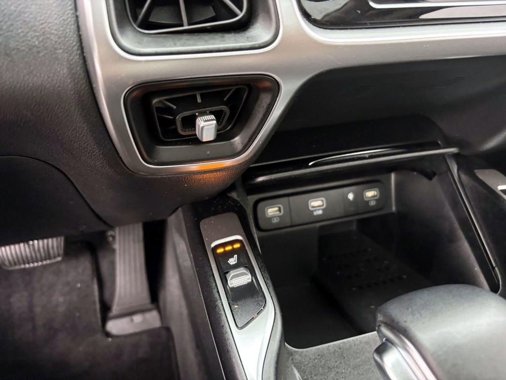 Used 2021 Kia Sorento EX w/ EX AWD X-Line Package image 22