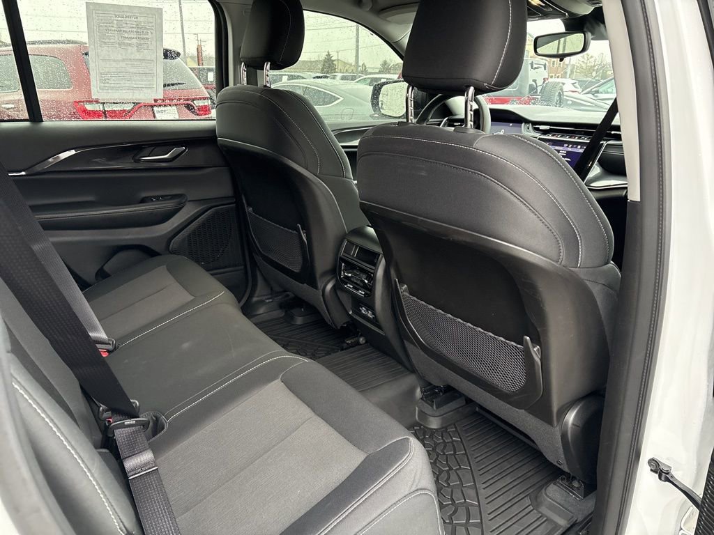 Certified 2023 Jeep Grand Cherokee Laredo image 14