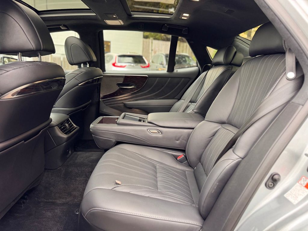 Used 2022 Lexus LS 500 AWD w/ Luxury Package image 23