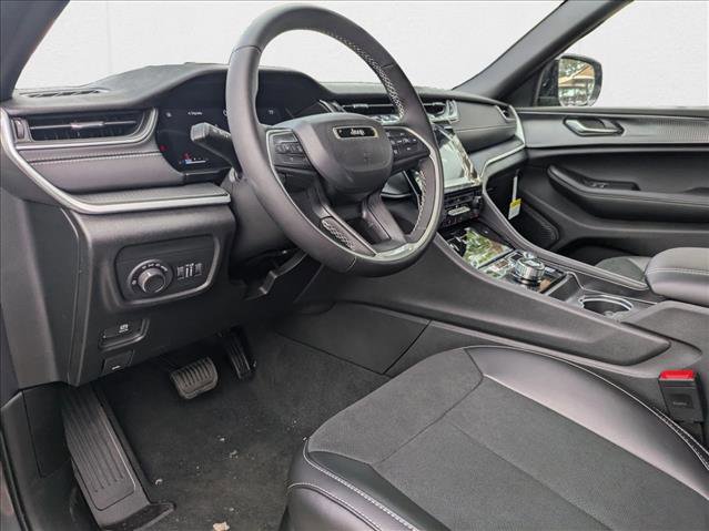 New 2025 Jeep Grand Cherokee L Altitude image 3