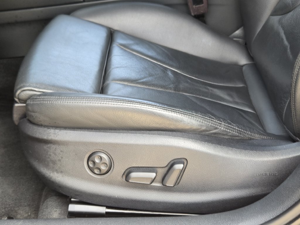 Used 2017 Audi A3 e-tron Premium w/ Sport Package FWD image 32