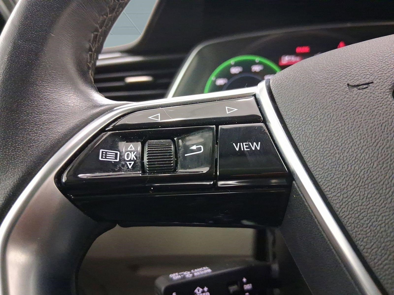 Used 2022 Audi e-tron Premium Plus image 14