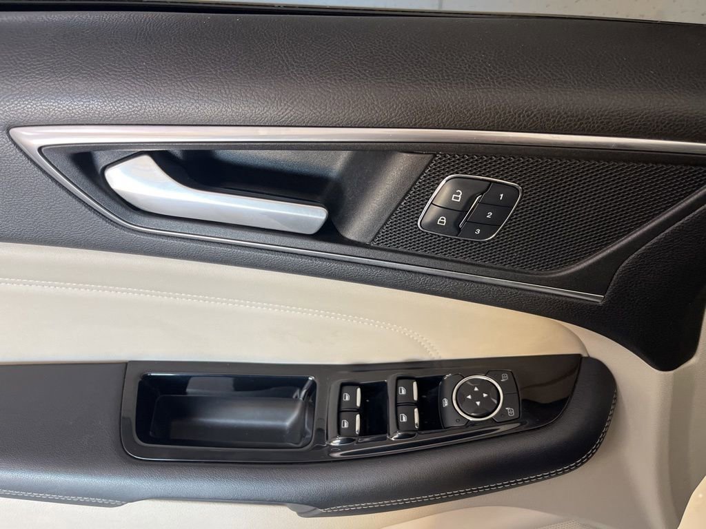 Used 2015 Ford Edge Titanium w/ Equipment Group 302A image 52