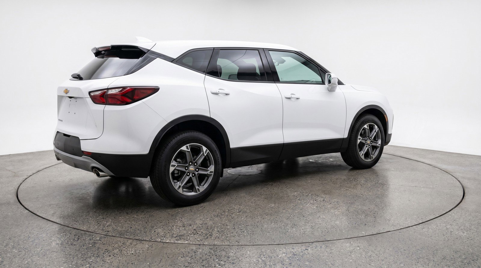Used 2025 Chevrolet Blazer LT FWD image 9