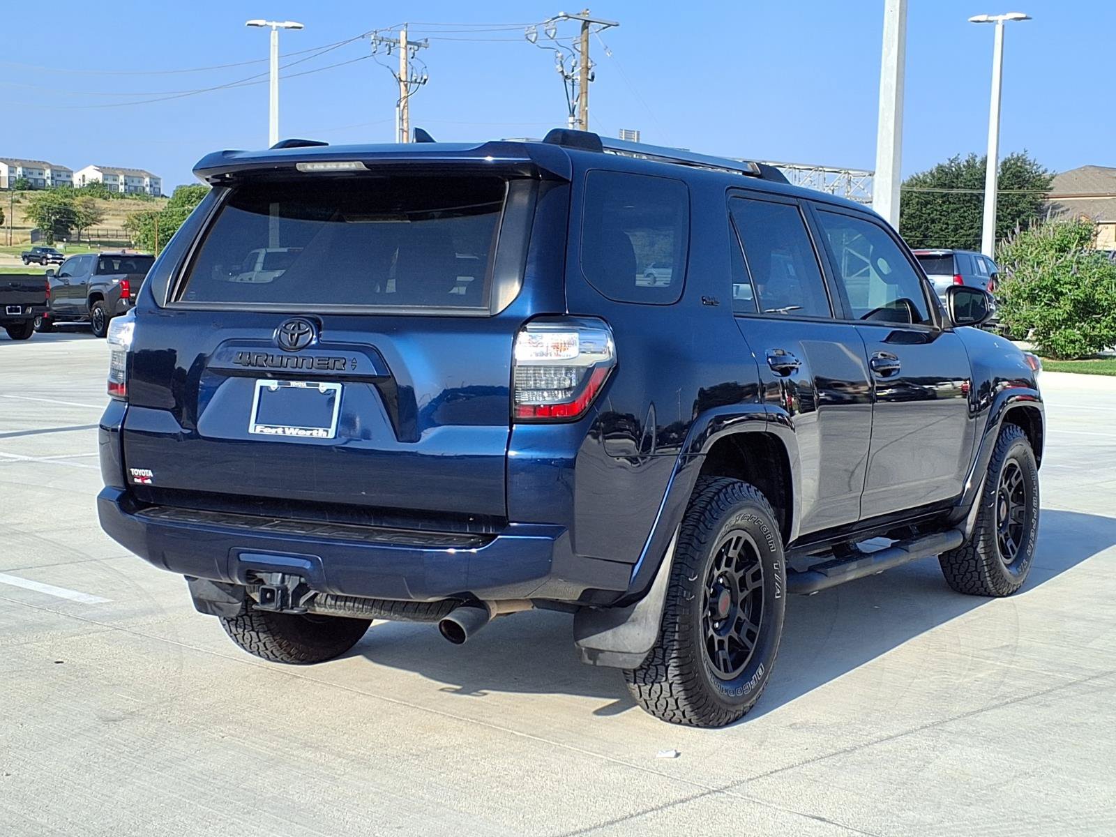 Used 2022 Toyota 4Runner SR5 Premium w/ Moonroof Package RWD image 9