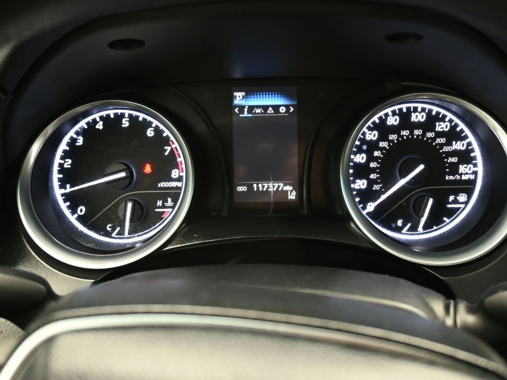 Used 2018 Toyota Camry LE image 20