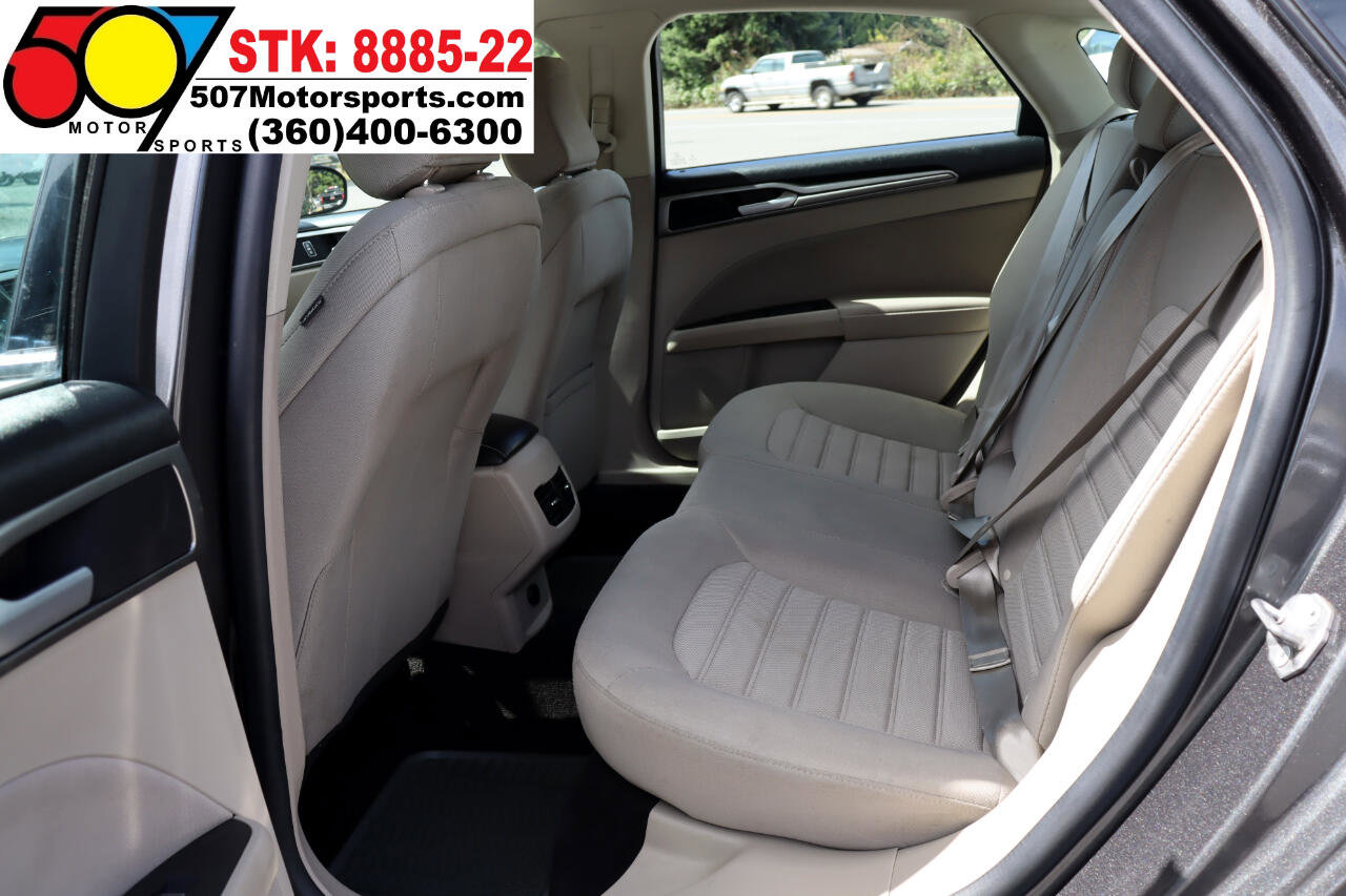 Used 2020 Ford Fusion SE image 12