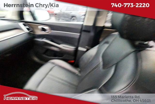 Used 2022 Kia Sorento S w/ Panoramic Sunroof Package AWD/4WD image 10
