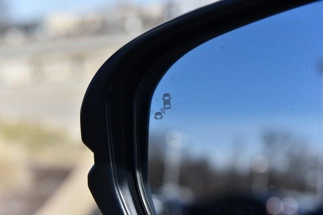 Used 2025 Honda CR-V EX-L image 10