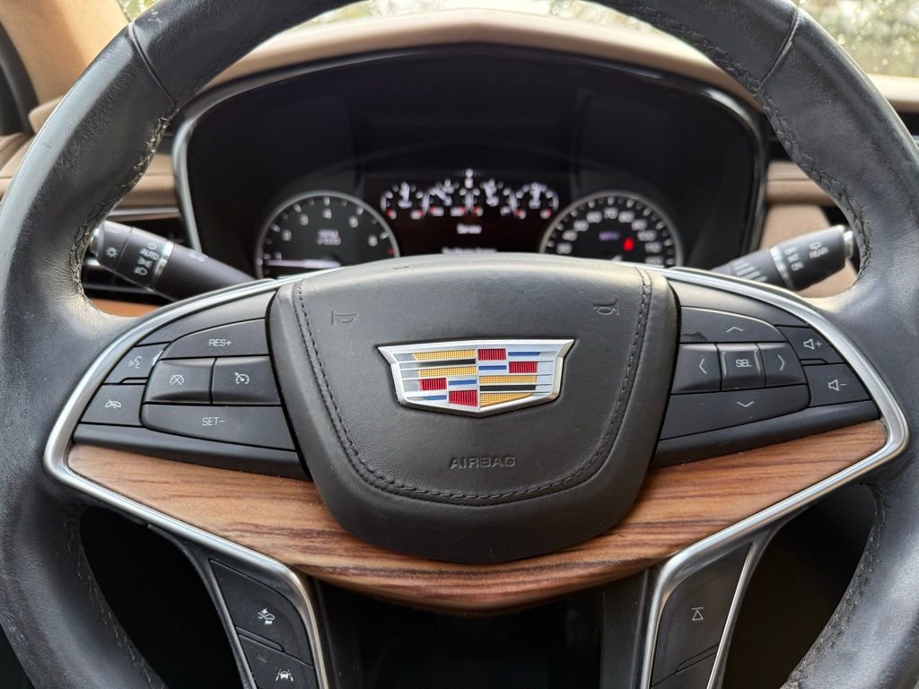 Used 2018 Cadillac XT5 Platinum w/ Driver Assist Package image 21