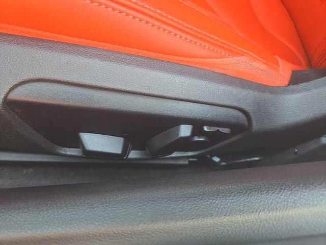 Used 2022 BMW Z4 M40i w/ Premium Package RWD image 10