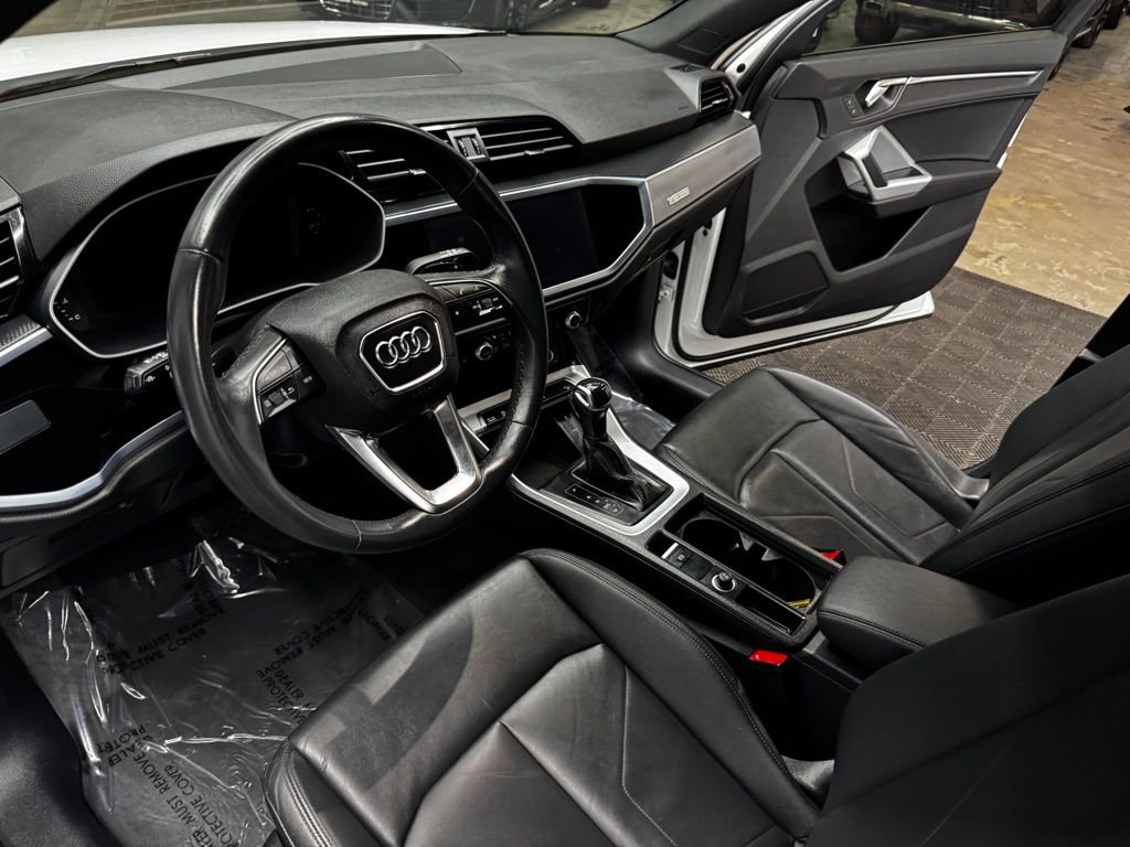 Used 2022 Audi Q3 2.0T Premium w/ Convenience Package AWD/4WD image 32