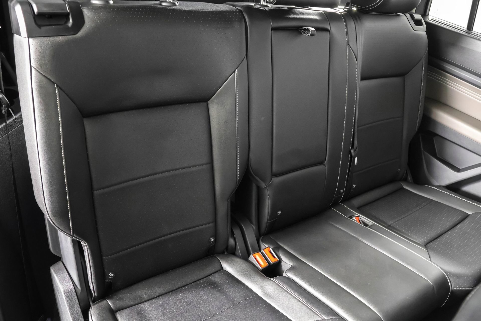 Used 2023 Volkswagen Atlas SE w/ Black Wheel Package image 43