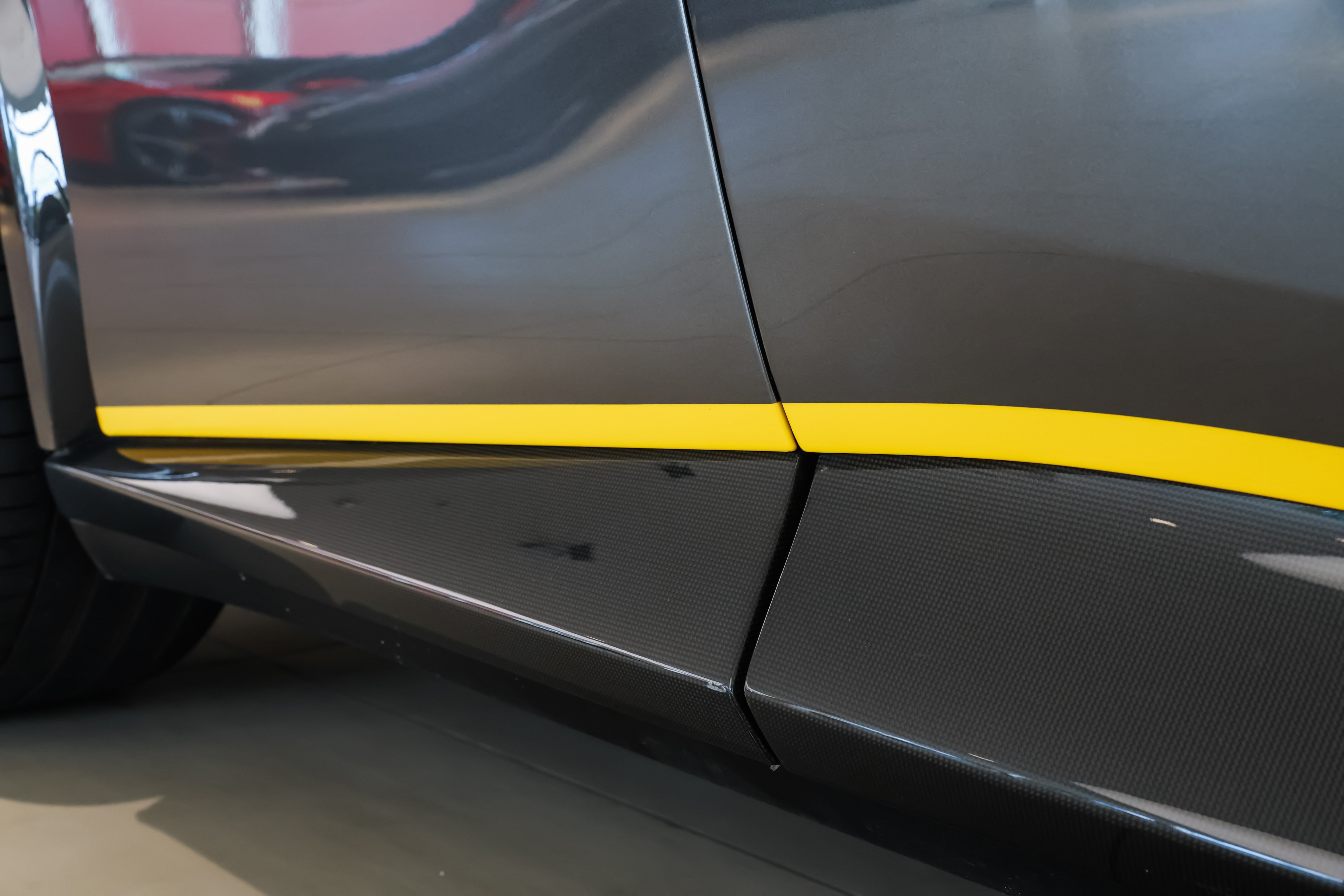 Used 2025 Ferrari Purosangue AWD/4WD image 19