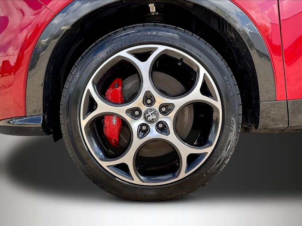 Used 2024 Alfa Romeo Tonale Veloce AWD/4WD image 33