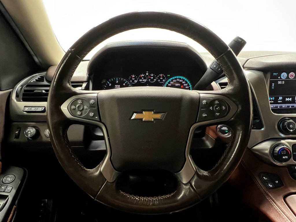 Used 2018 Chevrolet Suburban Premier AWD/4WD image 25