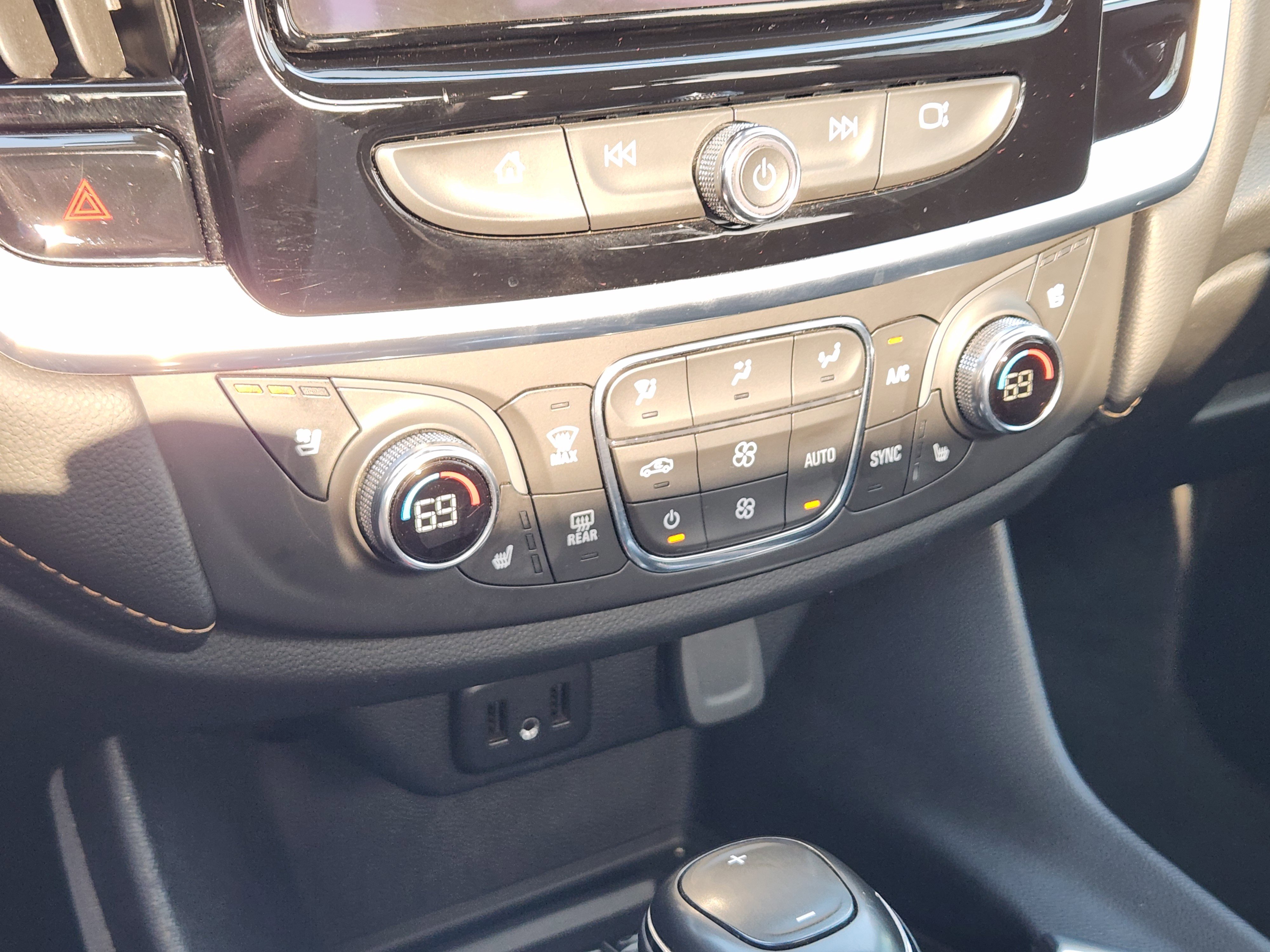 Used 2019 Chevrolet Traverse Premier w/ Redline Edition image 24