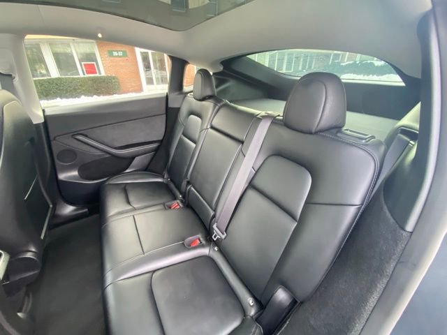 Used 2022 Tesla Model Y Long Range image 24