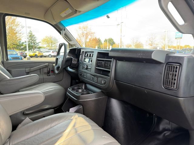 Used 2017 Chevrolet Express 2500 RWD image 39
