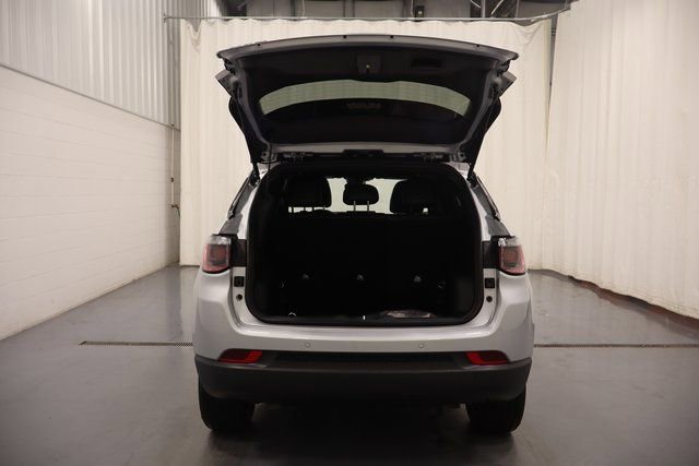 New 2026 Jeep Compass Limited image 18