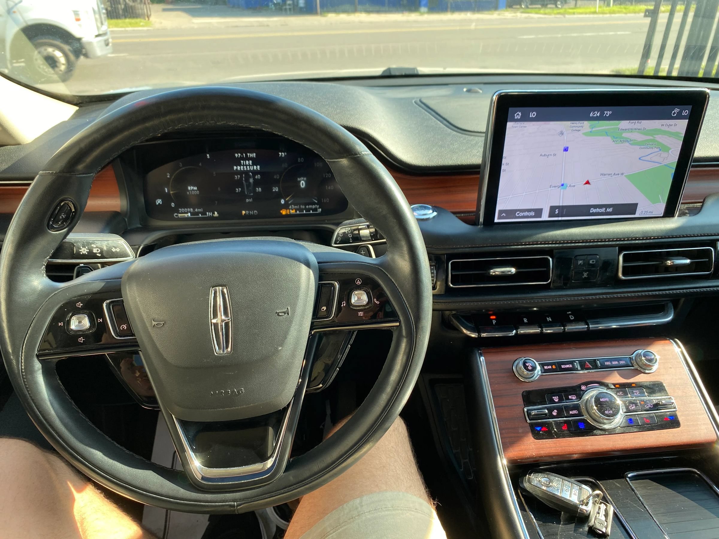 Used 2021 Lincoln Aviator Reserve w/ Elements Package Plus AWD/4WD image 17