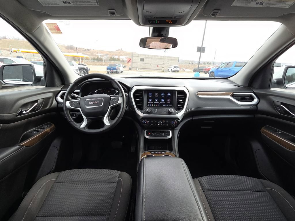 Used 2023 GMC Acadia SLE image 29