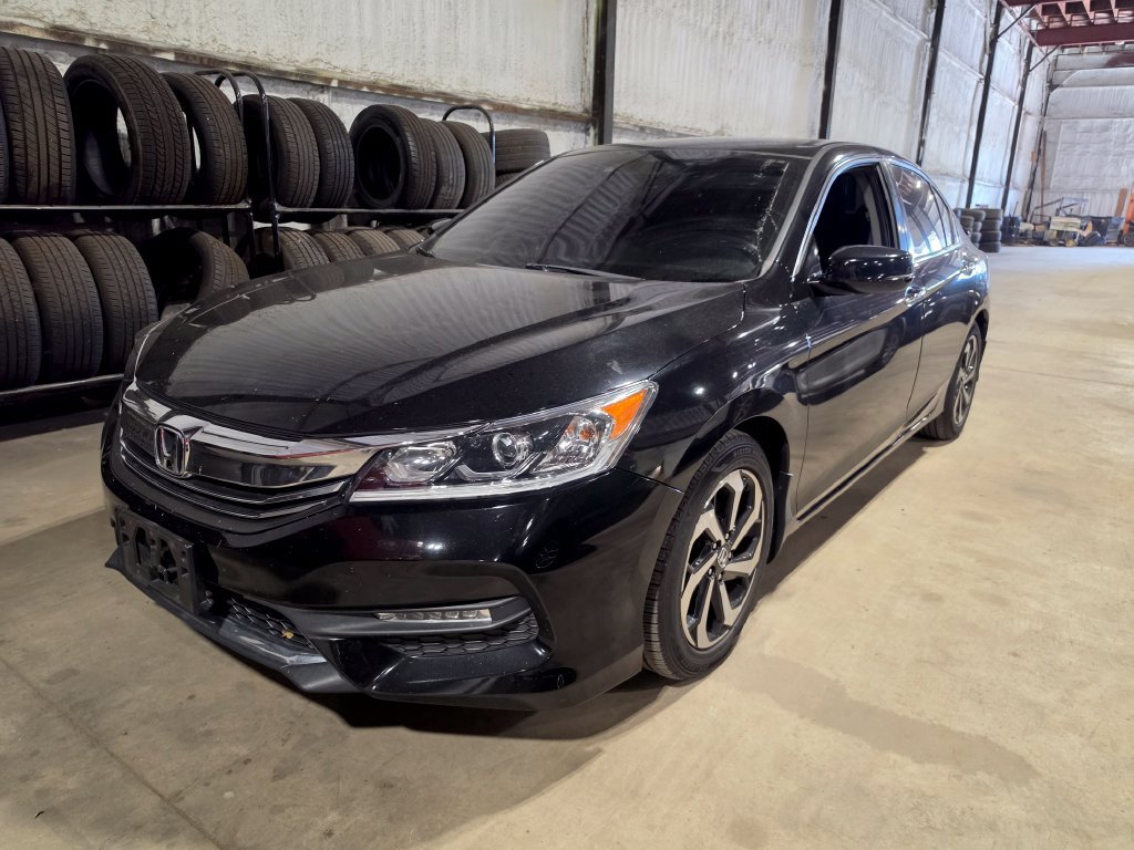 Used 2017 Honda Accord EX image 2