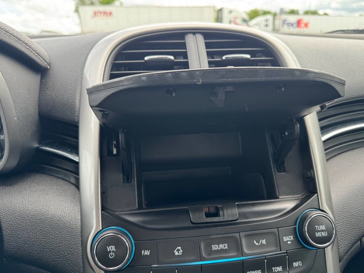 Used 2015 Chevrolet Malibu LT FWD image 17