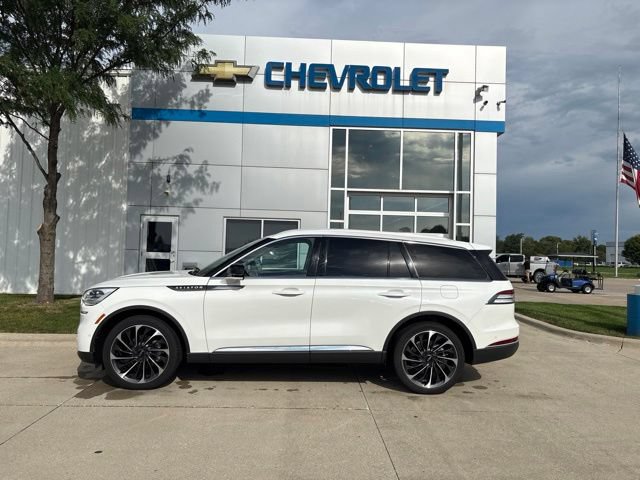 Used 2023 Lincoln Aviator Reserve w/ Equipment Group 201A AWD/4WD image 3