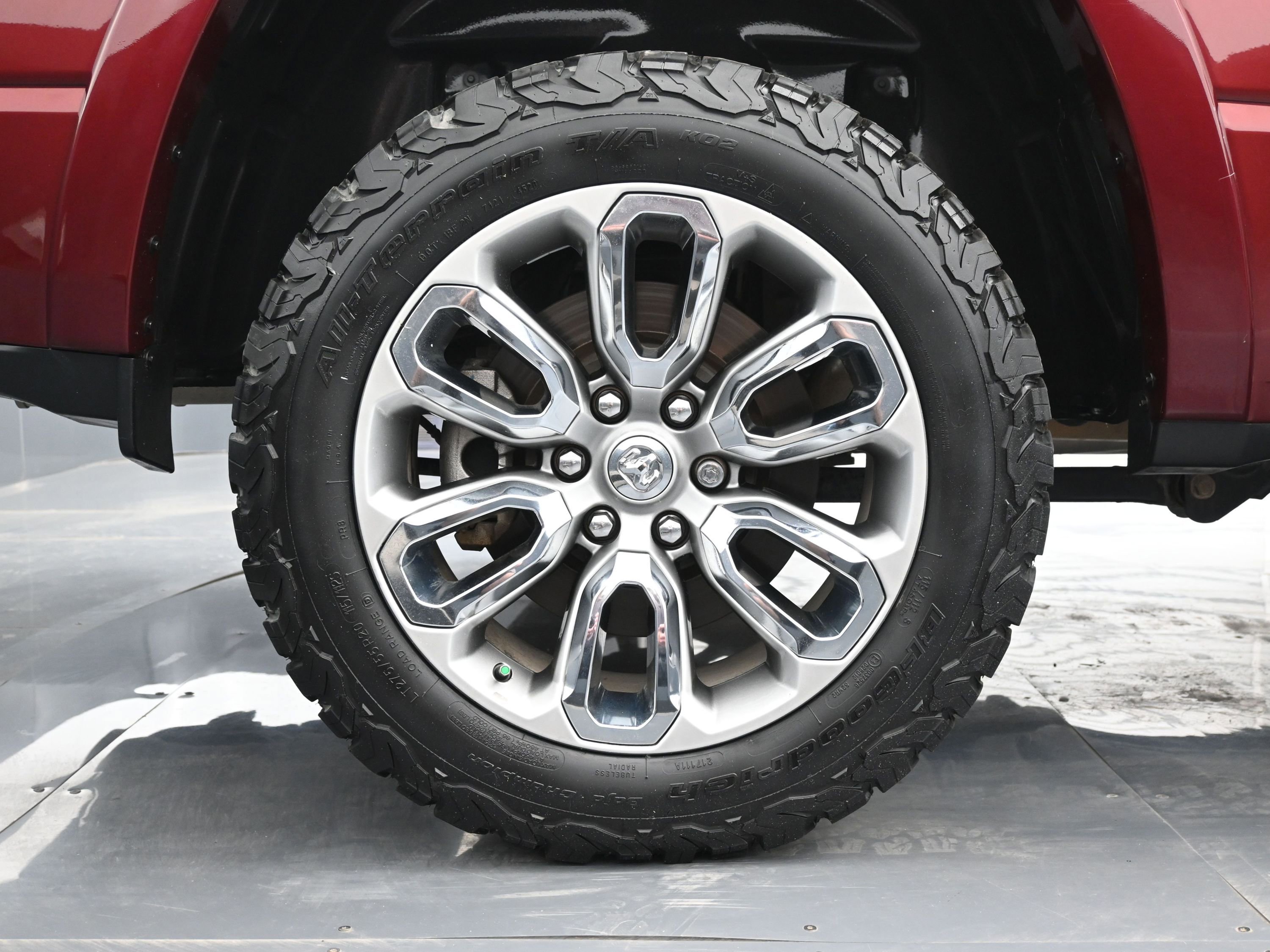 Used 2019 RAM 1500 Laramie w/ Sport Appearance Package image 18