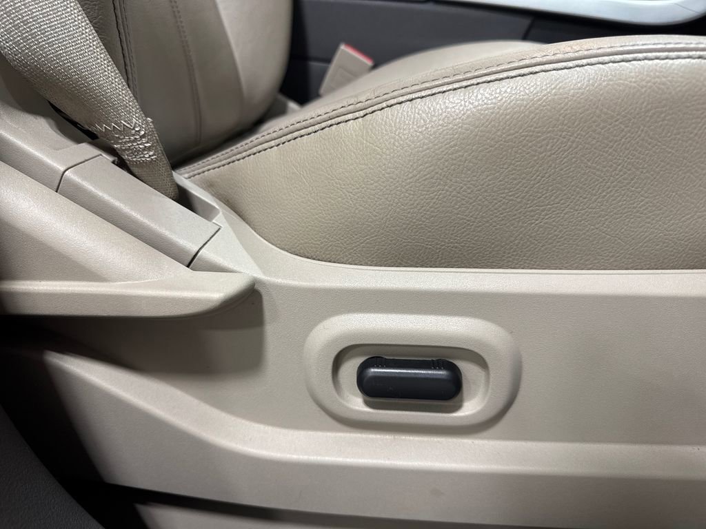 Used 2013 Ford Edge SEL image 27