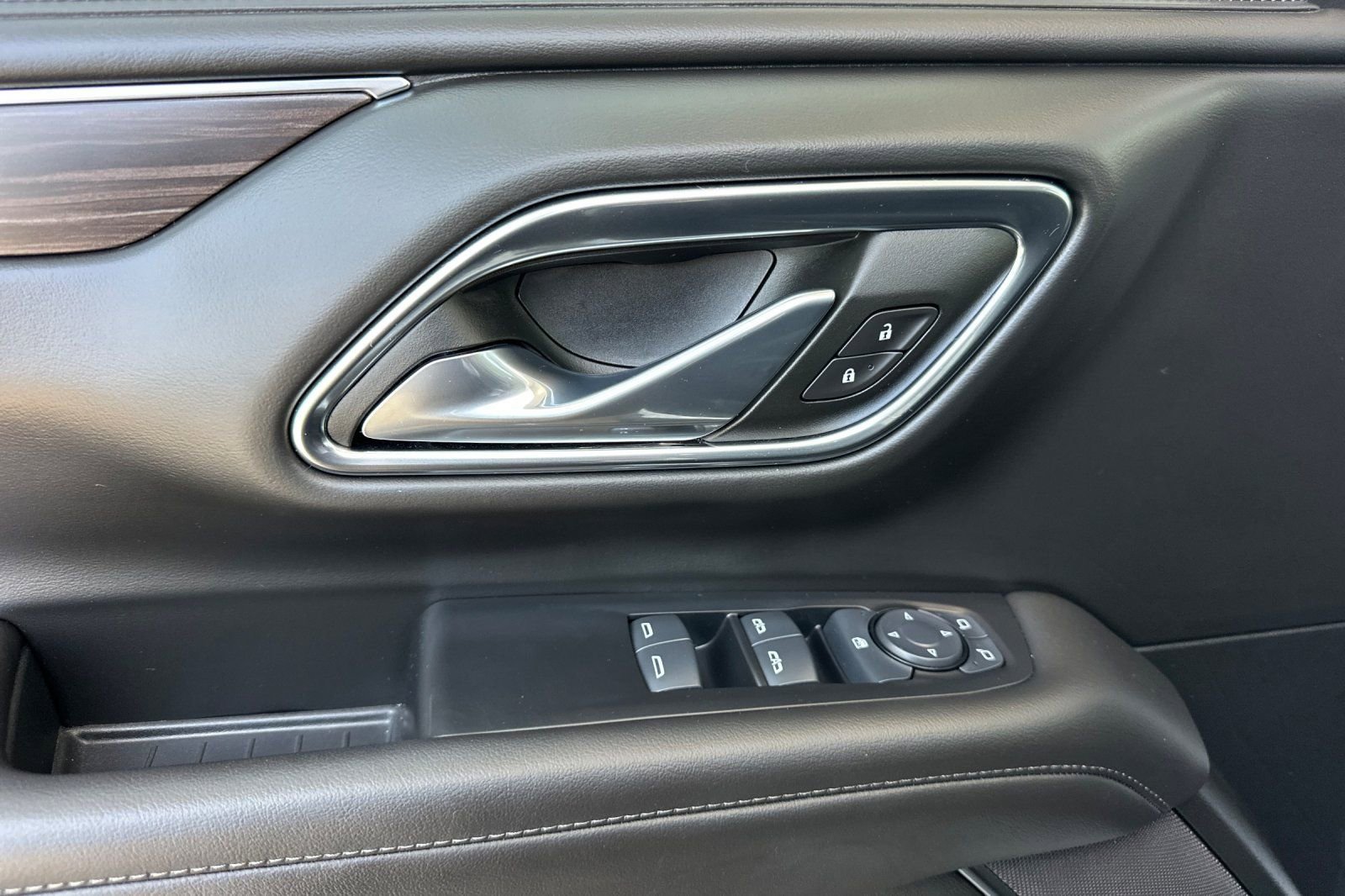 Used 2024 Chevrolet Tahoe LS RWD image 11