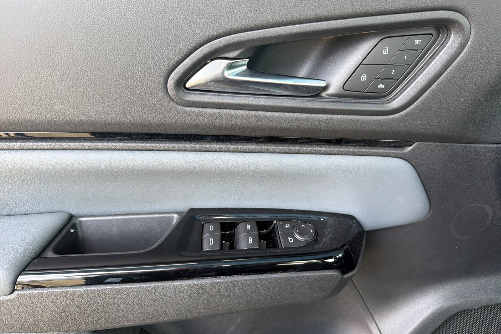 Used 2025 Honda Prologue Touring image 11