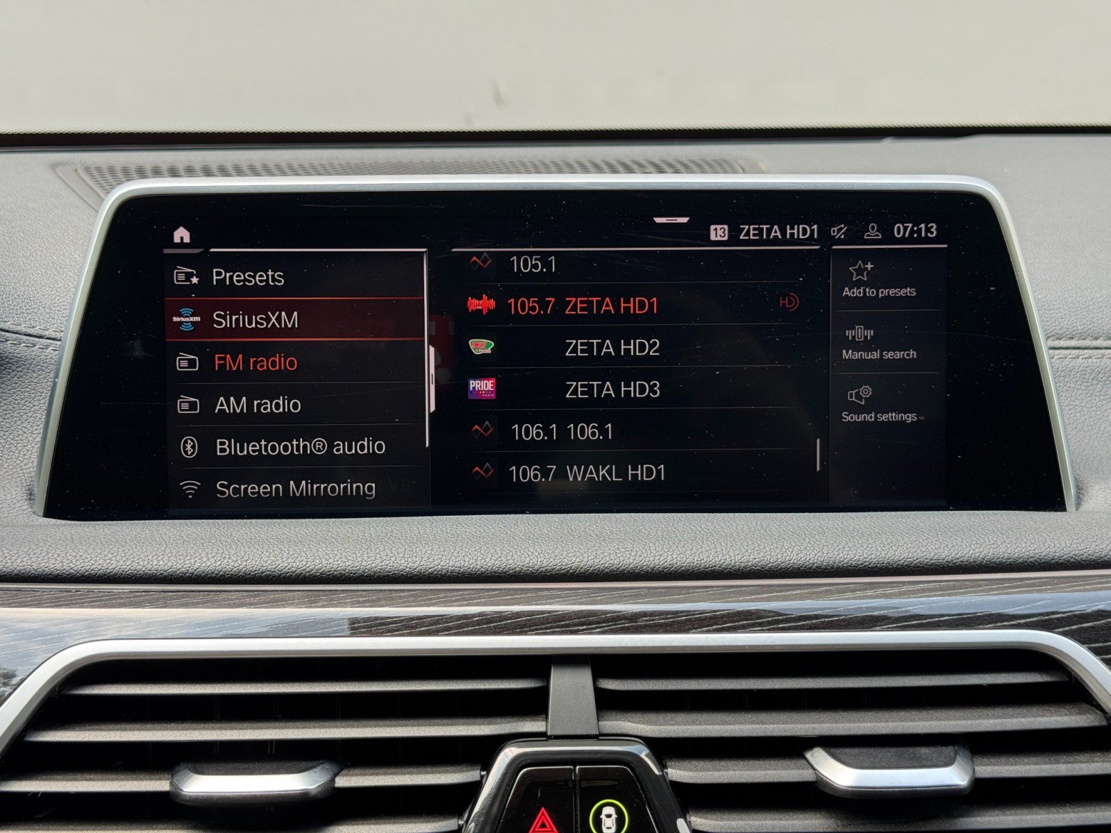 Used 2022 BMW 740i w/ M Sport Package RWD image 29