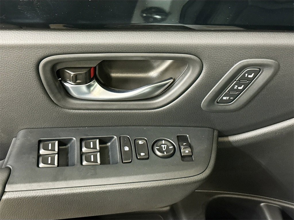 New 2025 Honda Pilot EX-L image 15
