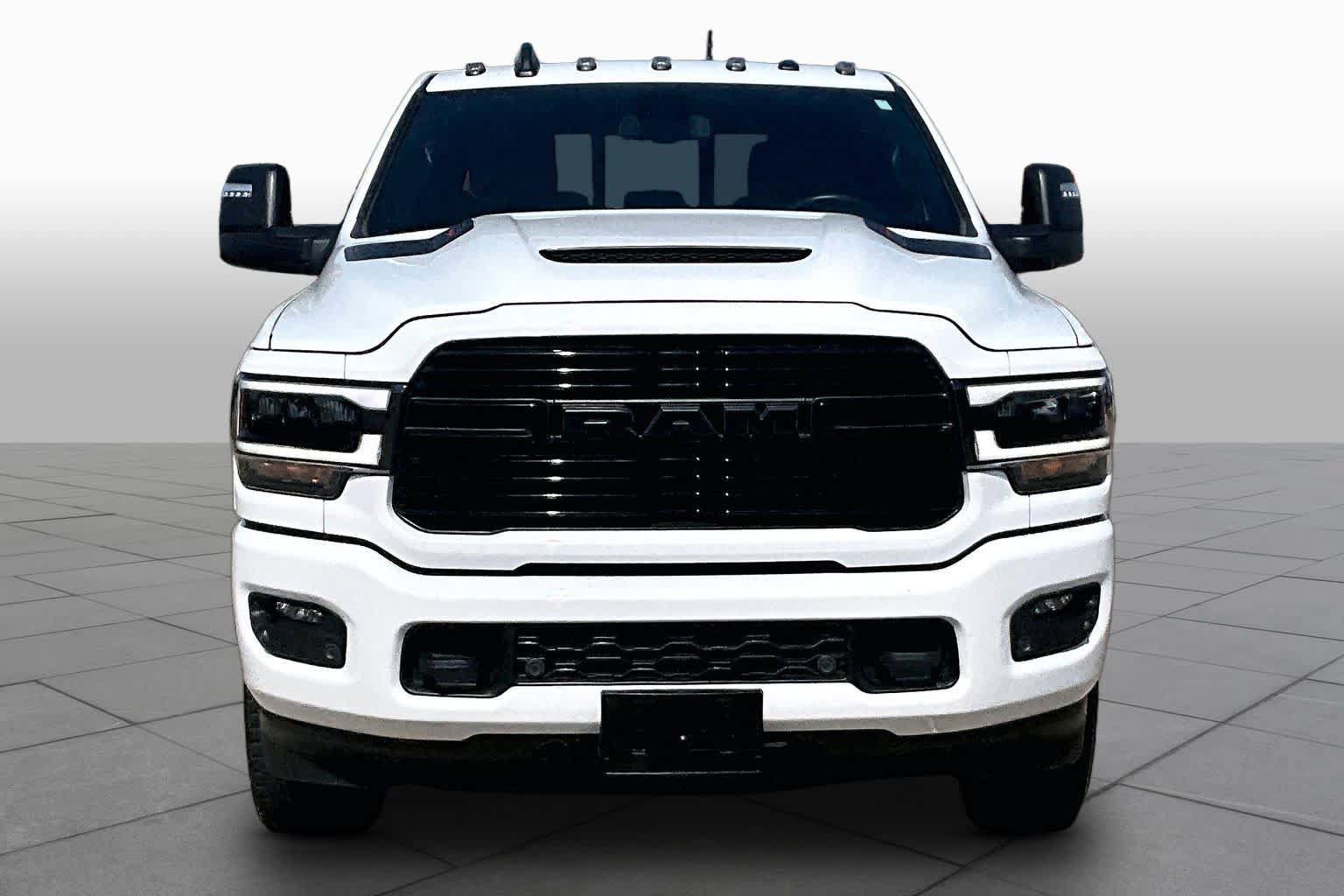 Used 2024 RAM 2500 Laramie w/ Night Edition AWD/4WD image 4