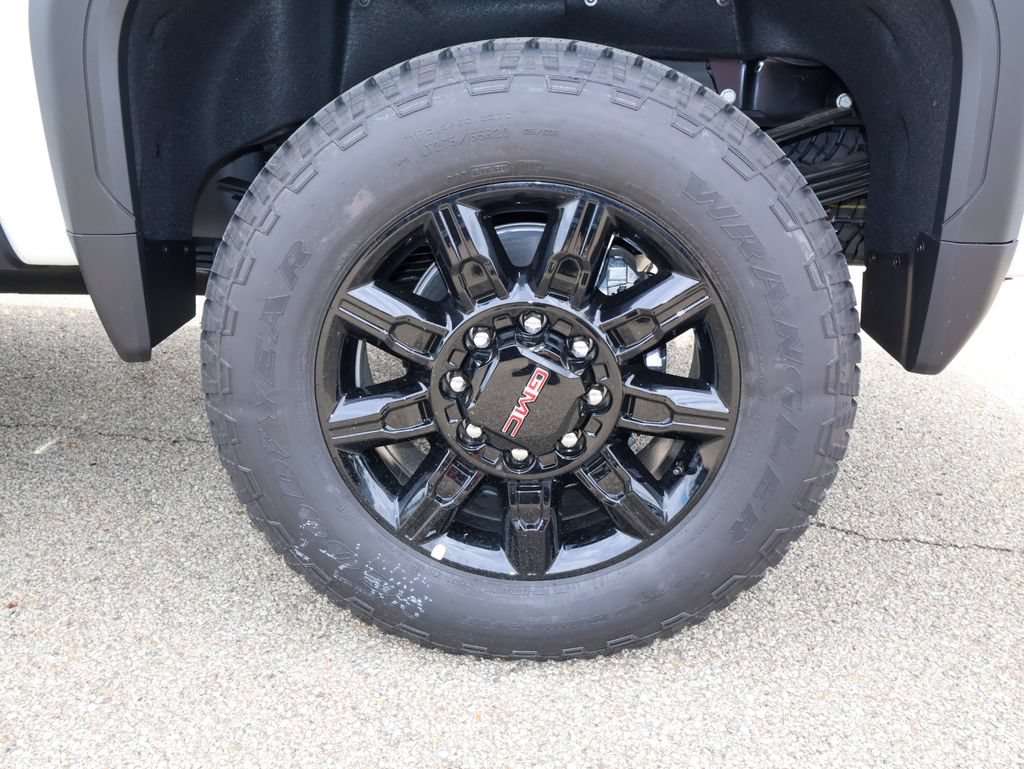 New 2026 GMC Sierra 2500 AT4 w/ AT4 Premium Plus Package AWD/4WD image 39