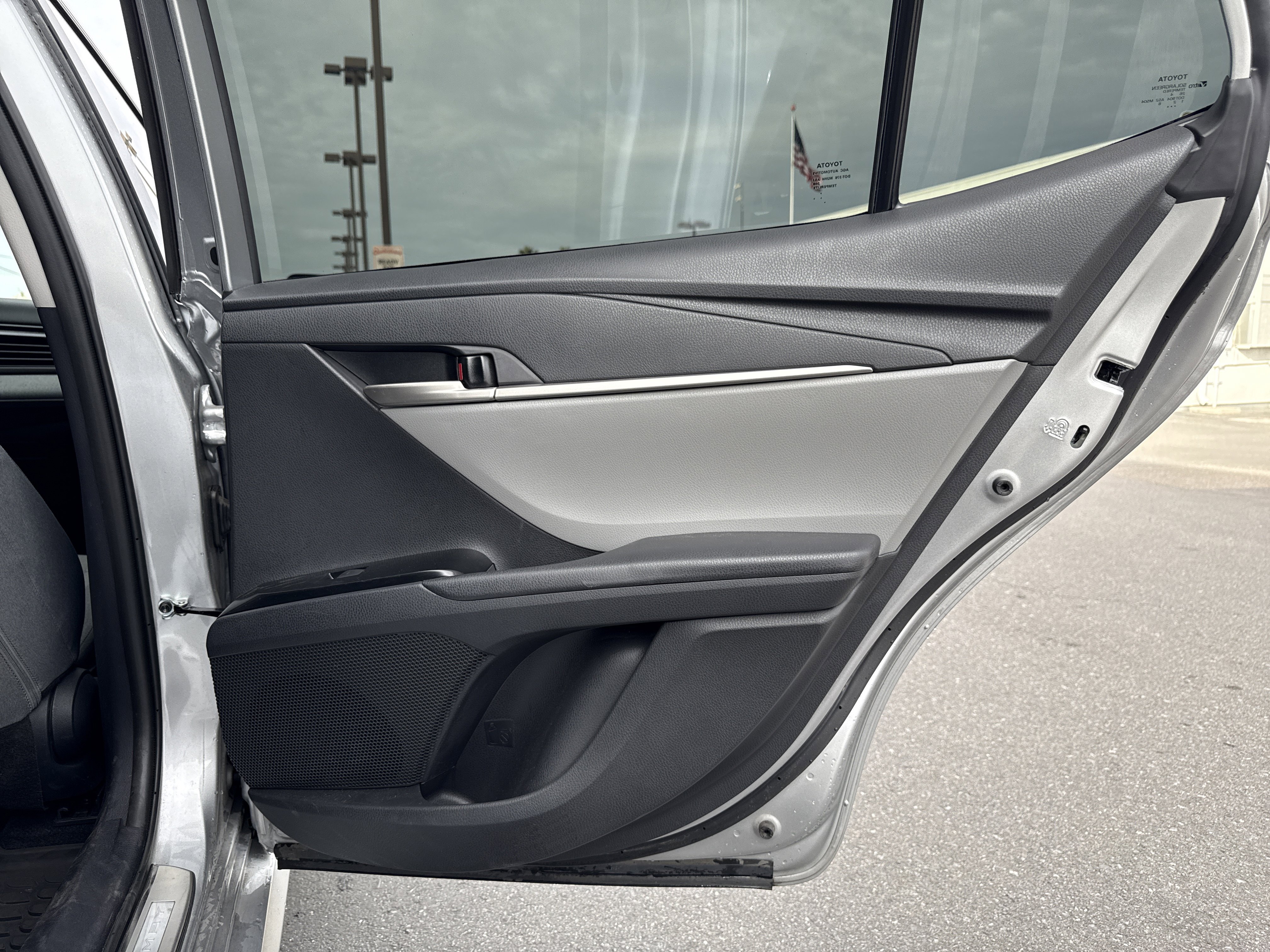 Used 2025 Toyota Camry LE image 33