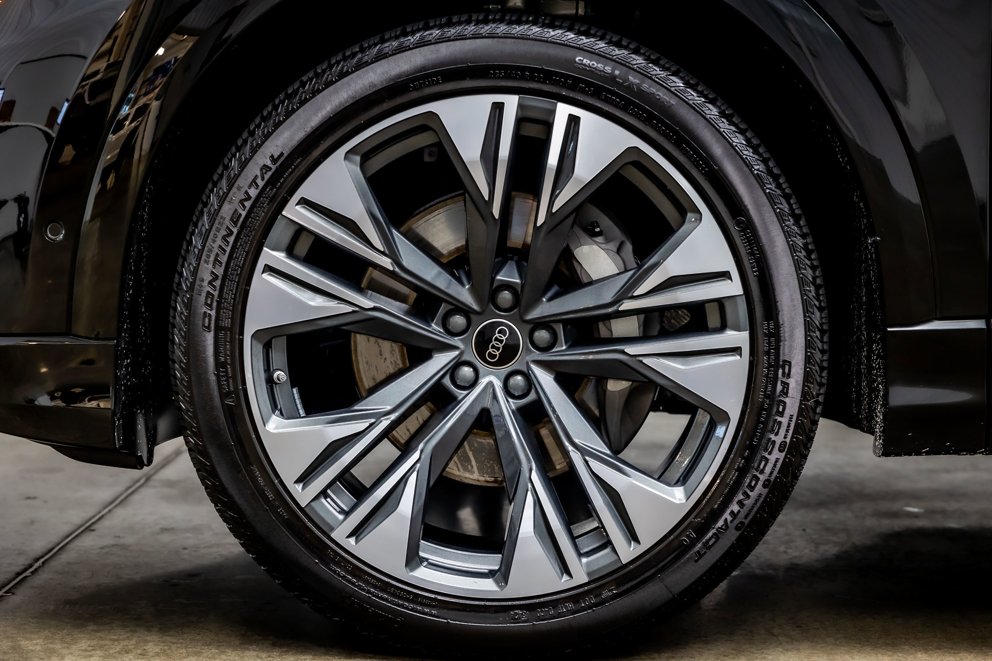 Used 2025 Audi Q8 Prestige image 30