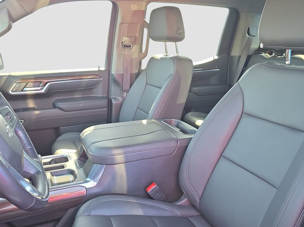 Used 2023 Chevrolet Silverado 1500 RST w/ Convenience Package II image 3