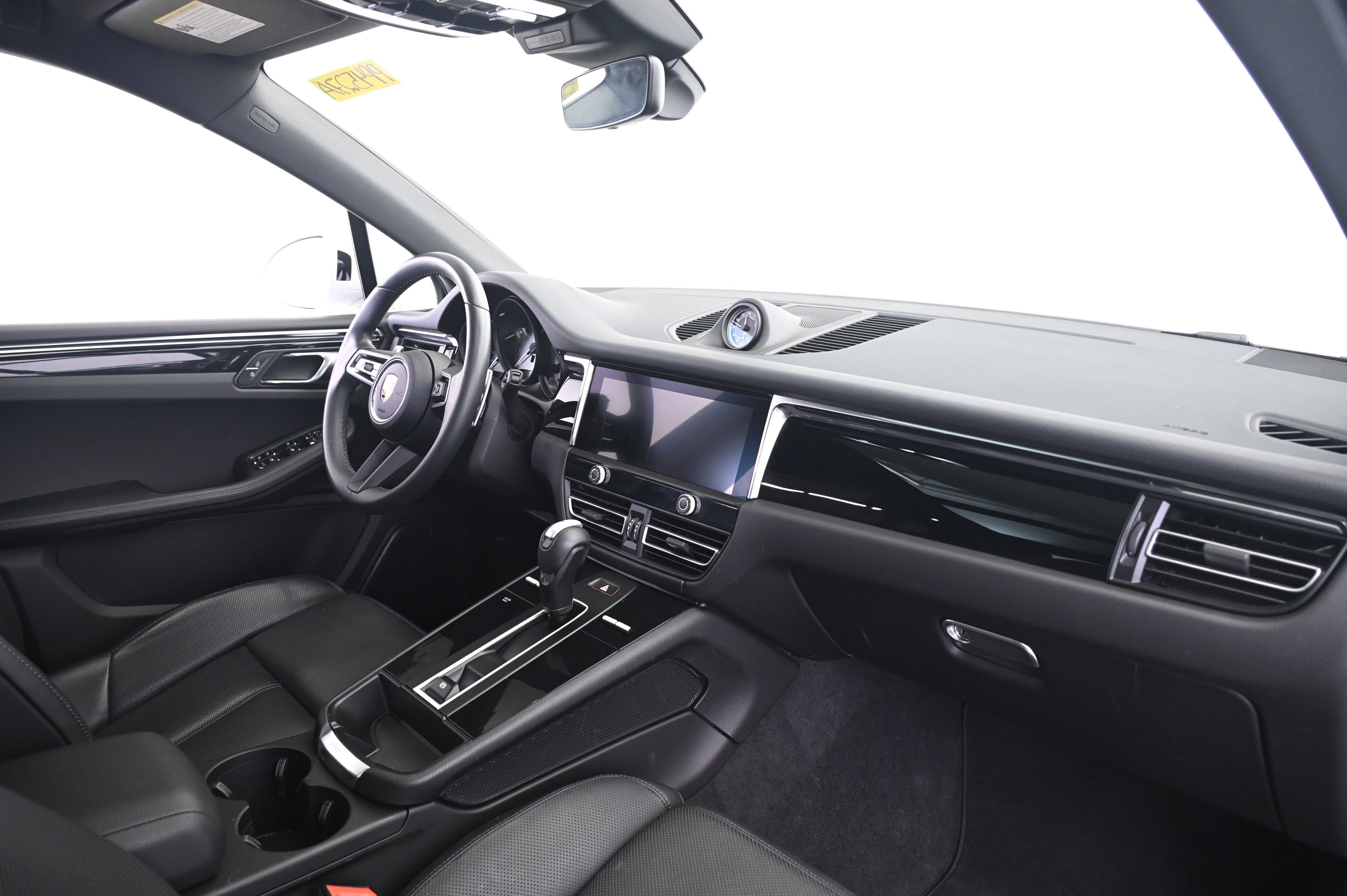 Certified 2024 Porsche Macan S AWD/4WD image 22