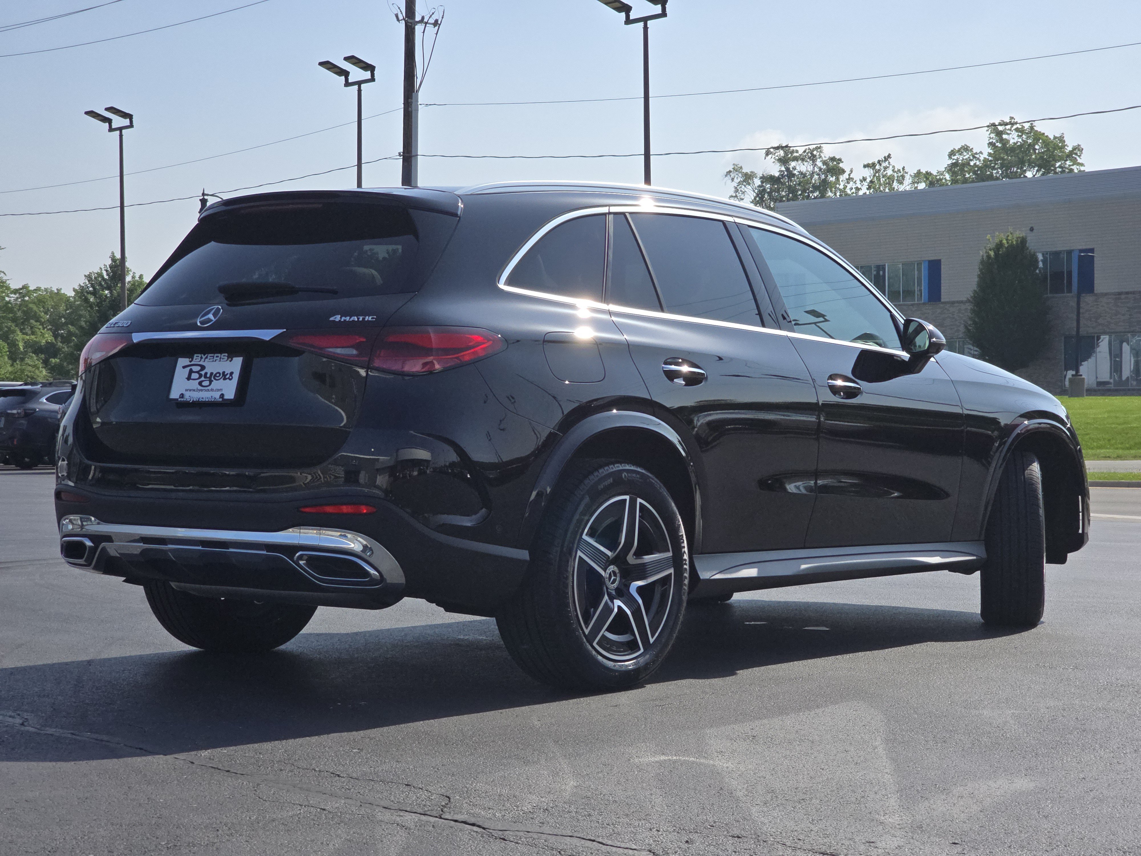 Used 2024 Mercedes-Benz GLC 300 4MATIC image 7