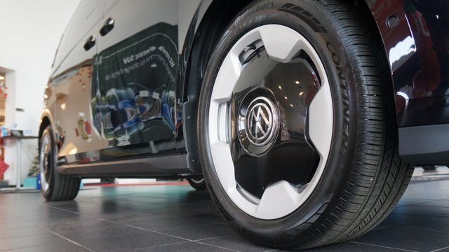 New 2025 Volkswagen ID. Buzz Pro S RWD image 23